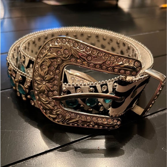 Country western style rhinestone belt - Picture 2 of 6